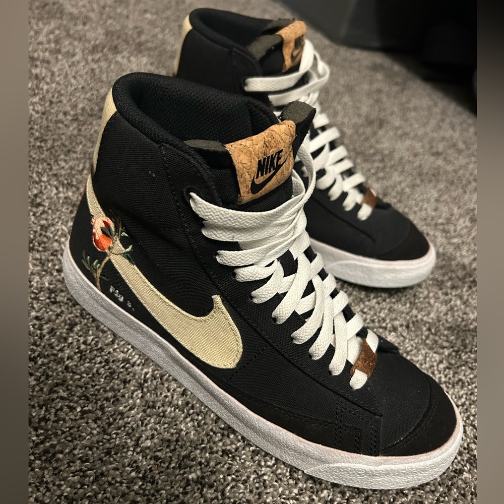 Nike - Blazer Mid 77 "Pomegranate" sneakers - High-Tops